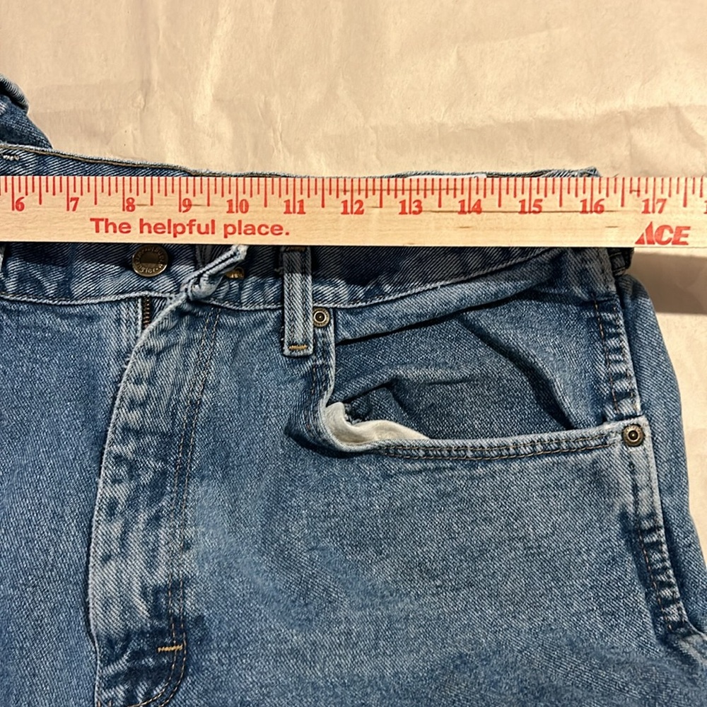 Wrangler Rugged Wear Jeans - Picture 9 of 10